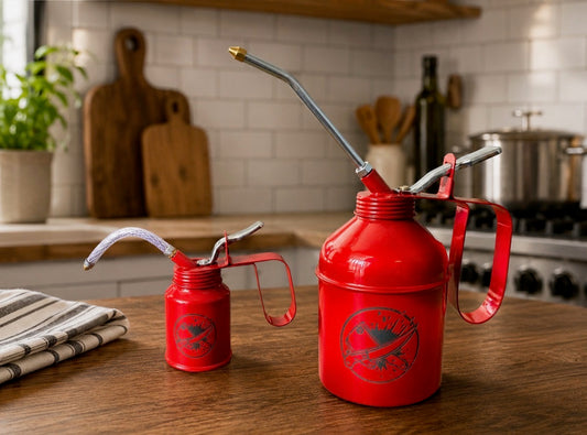 CLEAVER & BLADE™ FOUNDRY SERIES

Seasoning Oiler – Flexible Spout Edition